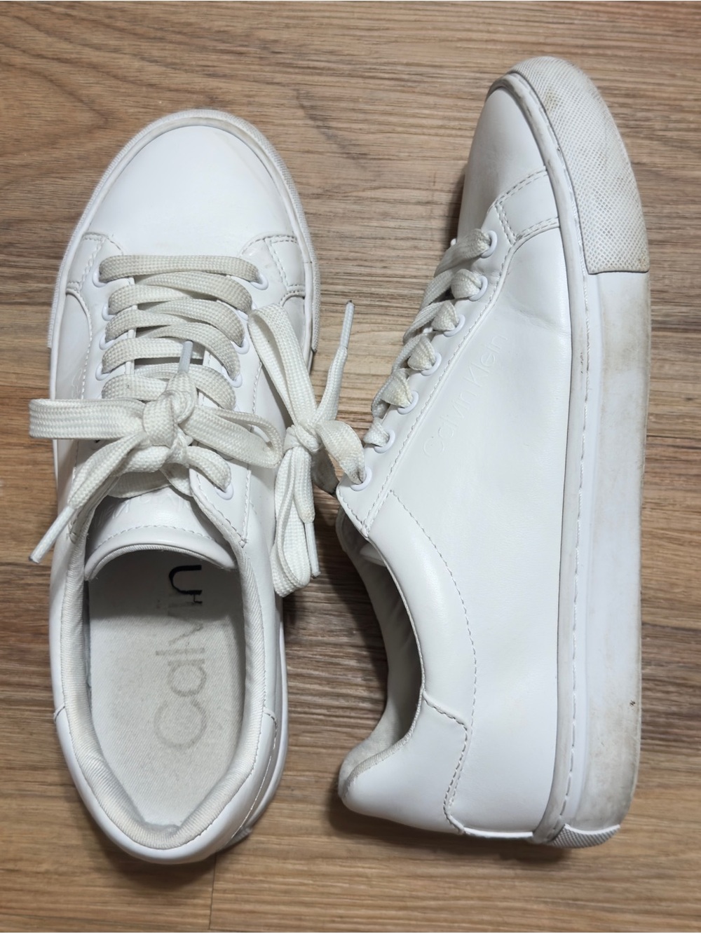 Calvin Klein Men’s Off-White Low-Top Leather Sneakers